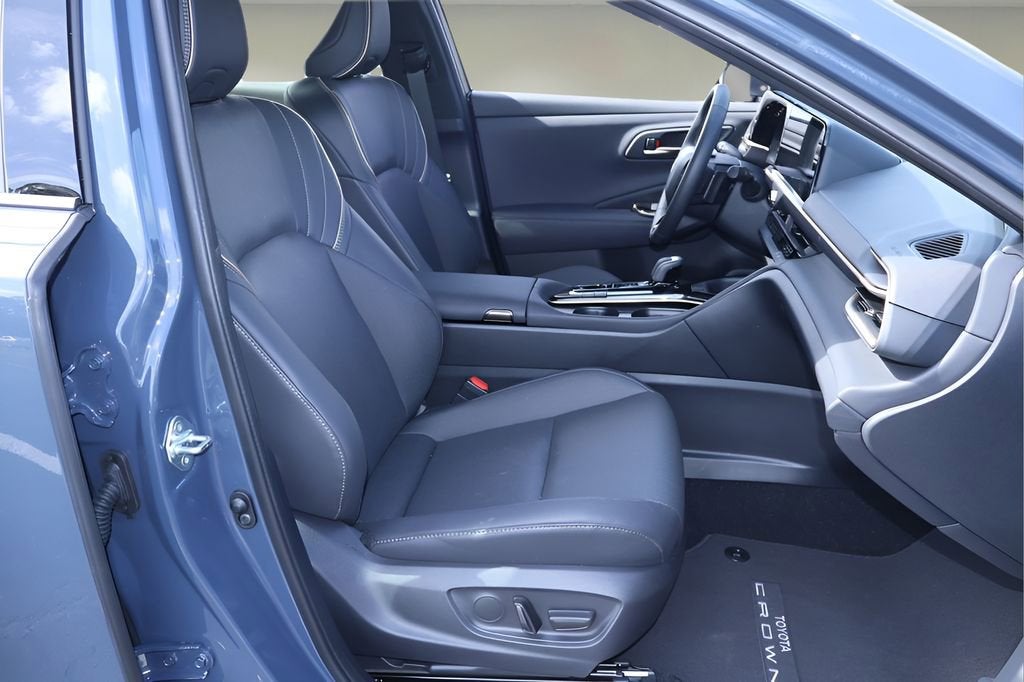 2025 Toyota Crown Signia XLE