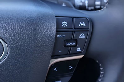 2025 Toyota Crown Signia XLE