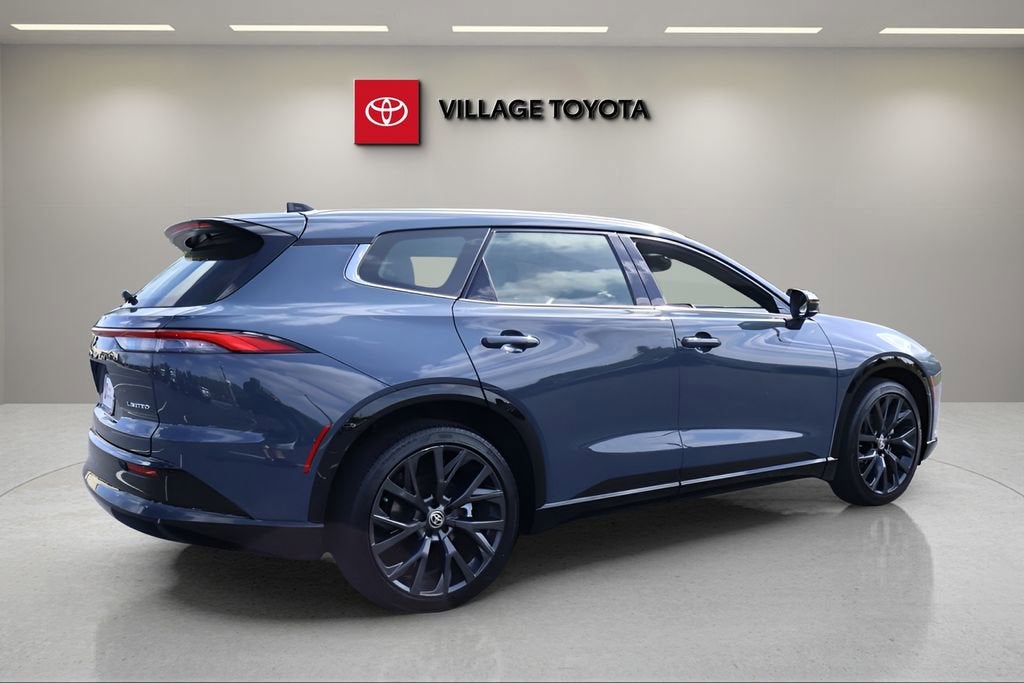 2025 Toyota Crown Signia XLE