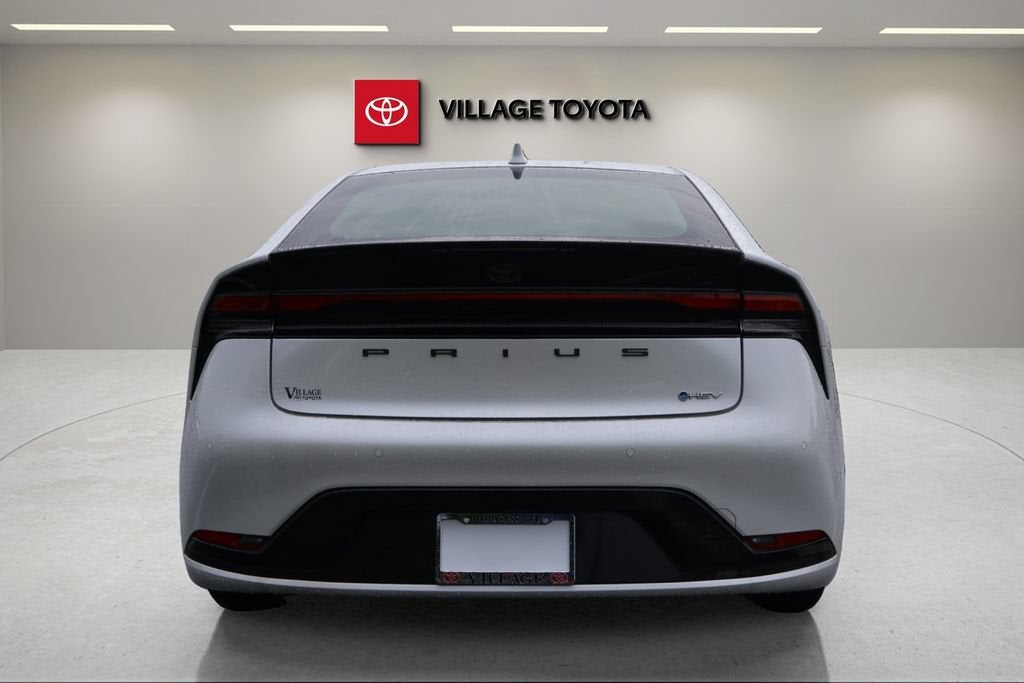 2025 Toyota Prius LE