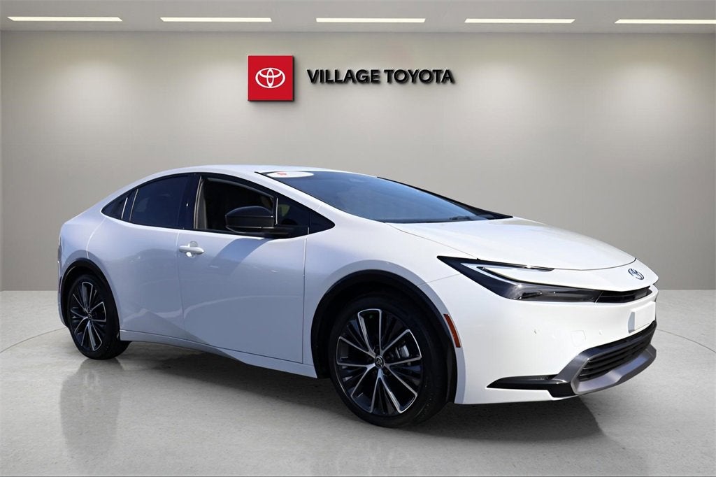 2025 Toyota Prius LE