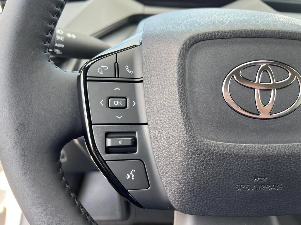 2025 Toyota Prius LE