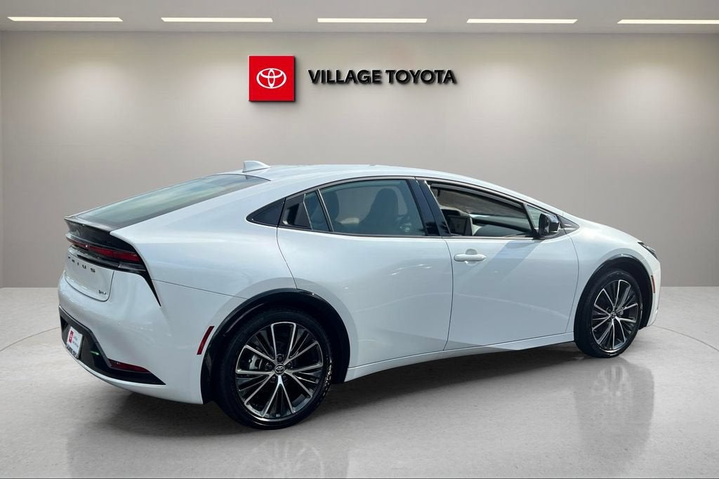 2025 Toyota Prius LE