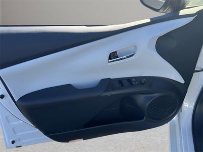 2021 Toyota Prius L Eco