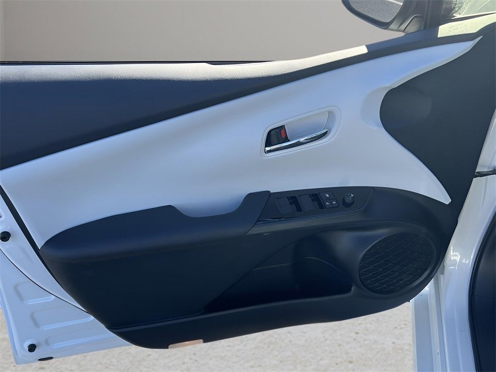 2021 Toyota Prius L Eco