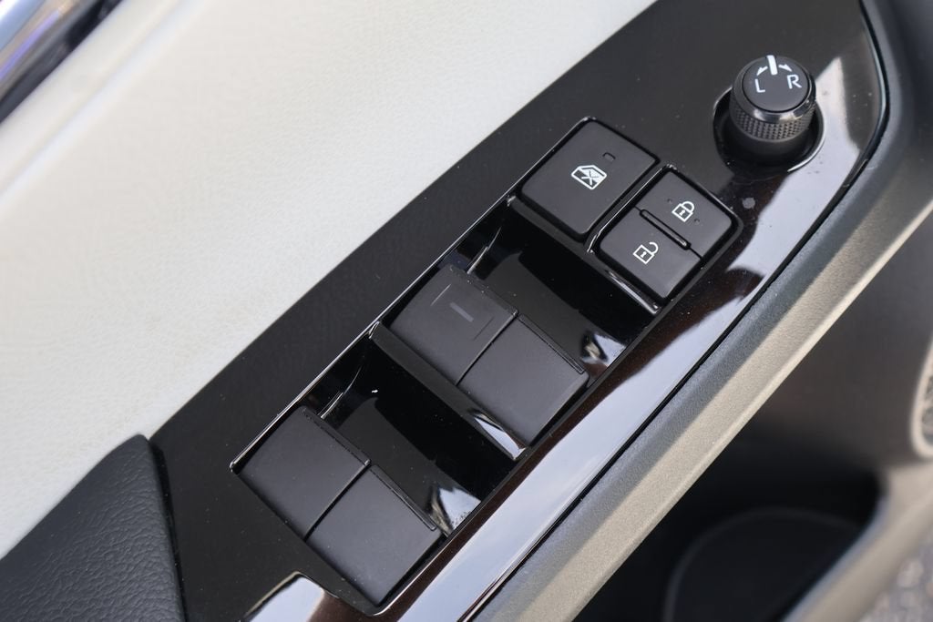 2021 Toyota Prius L Eco