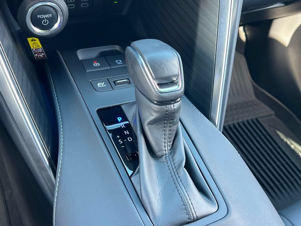 2024 Toyota Venza LE